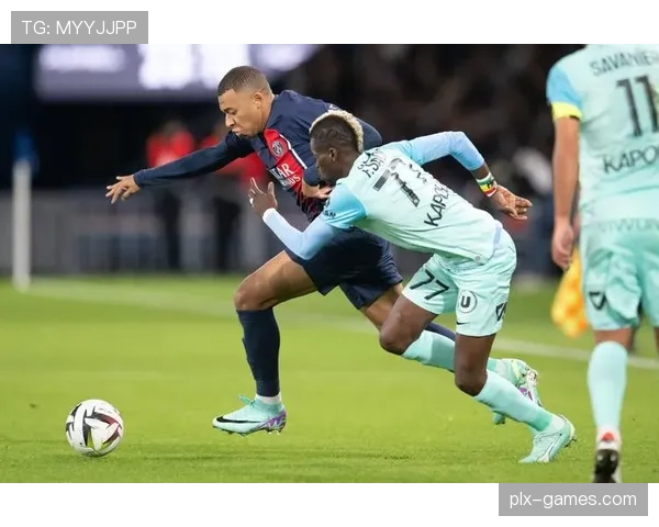 巴黎圣日耳曼边路主导进攻，战术单一性是否制约整体表现？